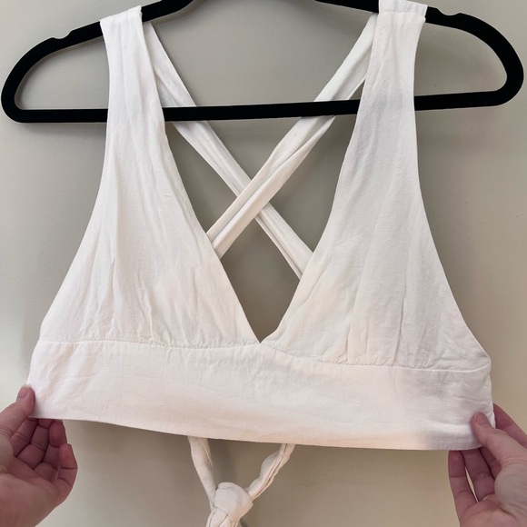 trendytex collection Tops - Trendy Tex Collection White Crop Top